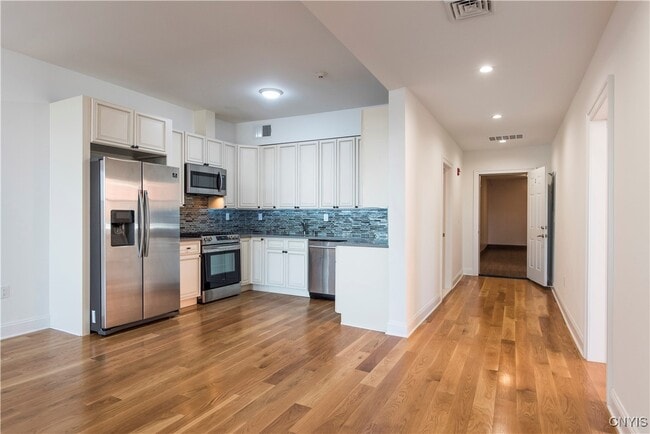 Photo - 221 Elizabeth St