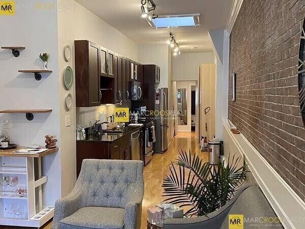 88 Prince St
