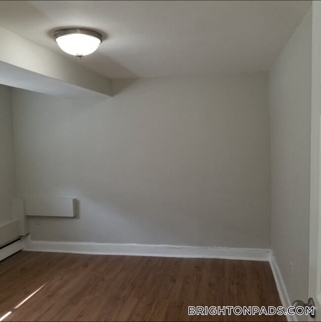 Photo - 63 Selkirk Rd Unit 1