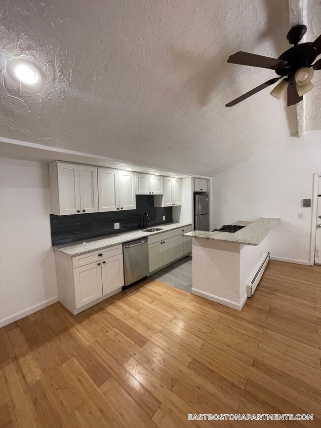 Building Photo - 241 Maverick St