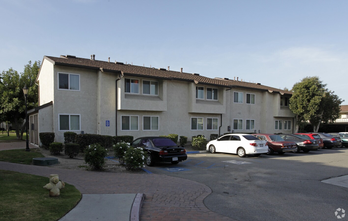 Villa La Jolla Apartments - Villa La Jolla Apartments