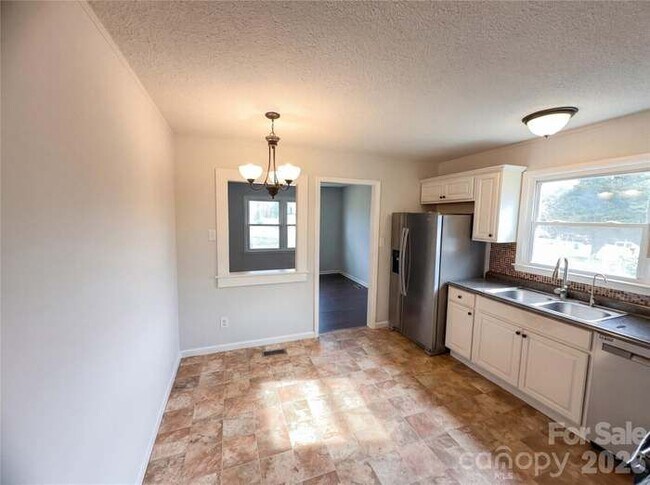 Photo - 120 Sunset Ln