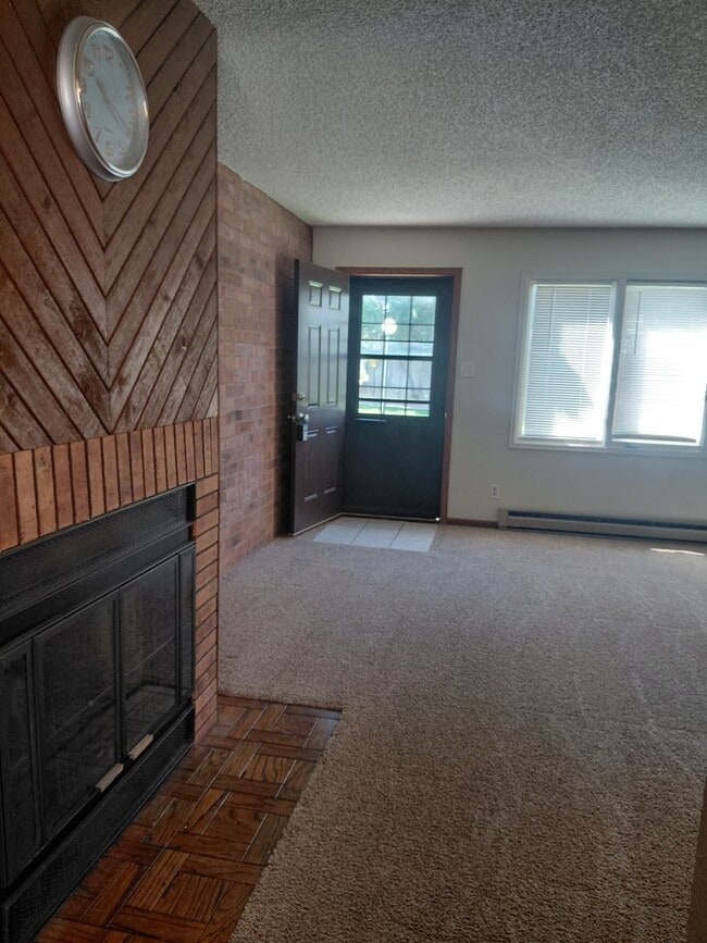 Photo - 2111 Chatalet Ln