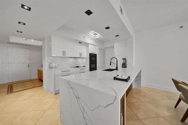 Photo - 1830 S Ocean Dr Unidad 4704