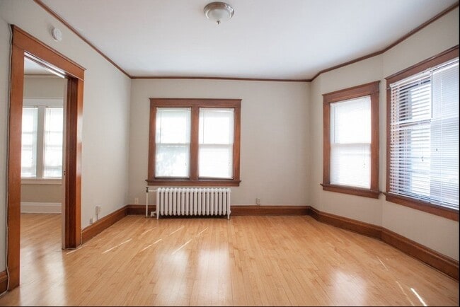 Photo - 1704 E Locust St Unidad 3
