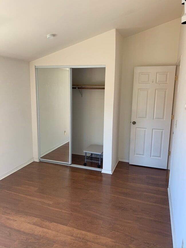 Photo - 4230 NE 8th Ave