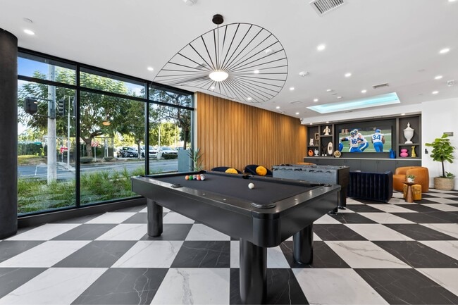 MODERNO Axis Luxury Living