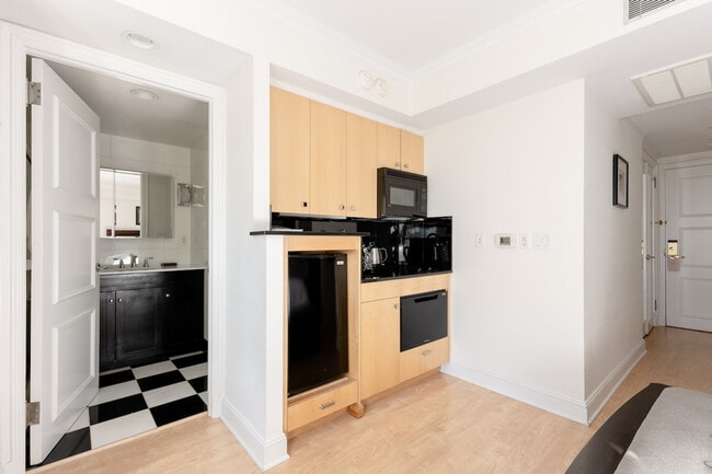 160 Central Park S Unit SI FL29-ID1590572P