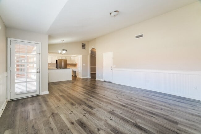 Photo - 440 E San Pedro Ave