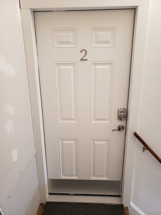 Building Photo - 9 Elizabeth St Unit 2