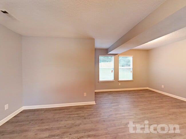 Photo - 2900 Silkstream Ln