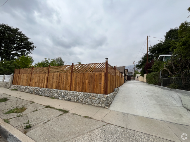 Building Photo - 1825 E Woodbury Rd Rental