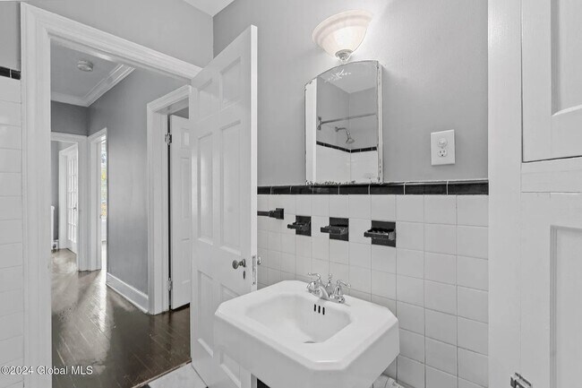 Photo - 41 Dove St