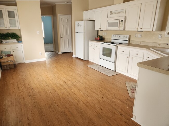 Photo - 7004 Marine Dr