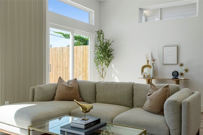 Photo - 3115 Armada Dr