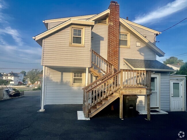 Building Photo - 80 Josephine Evaristo Ave Unit 2nd Fl Rental