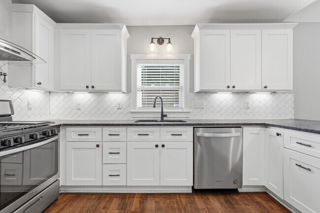 Photo - 1375 Miller Reed Ave SE