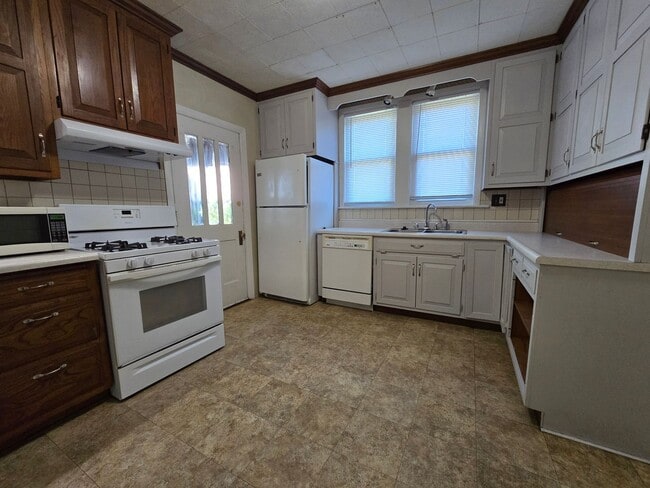 Photo - 610 N Mclean St Unit Apt 3