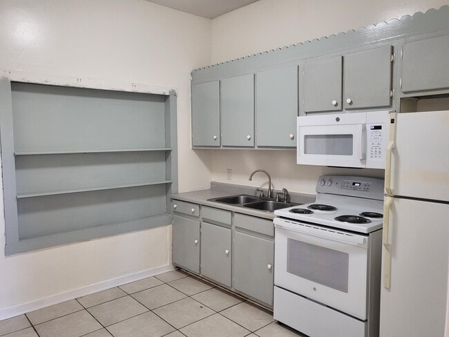 Building Photo - 207 W King St Unit A Rental