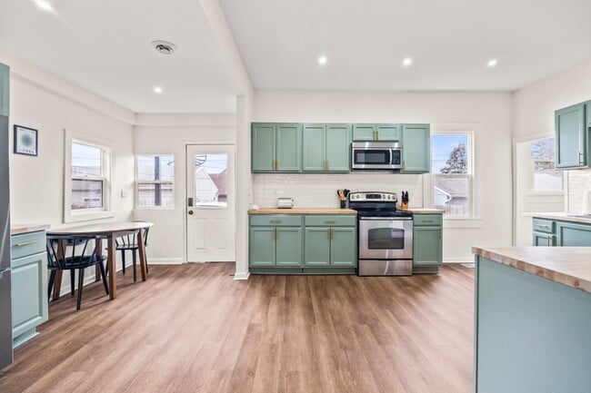 Photo - 941 E Raymond St