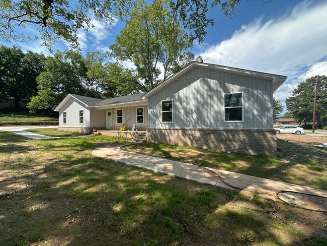 Photo - 501 Ave 3 NW Unit Apt A