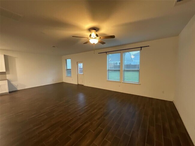 Photo - 128 Banyon Dr