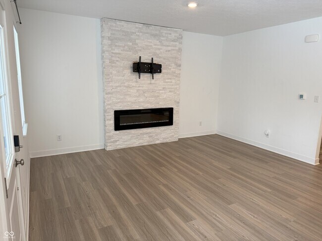 Photo - 6456 Apperson Dr
