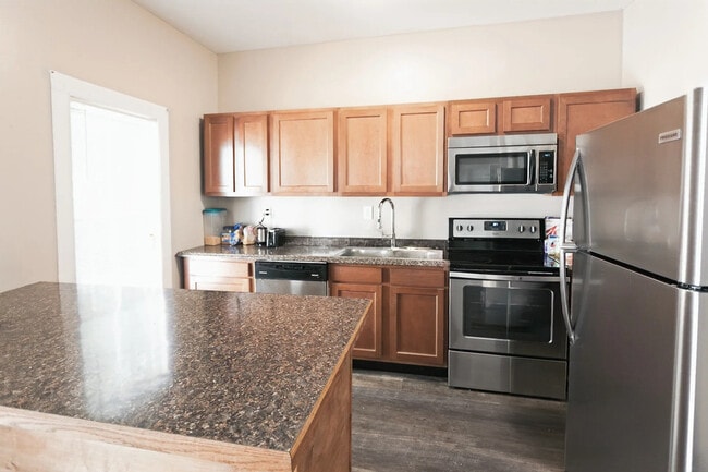 Photo - 72 Walnut St