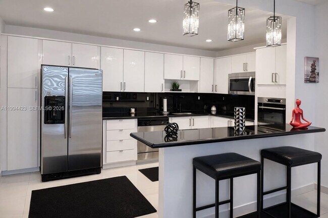 Photo - 19380 Collins Ave Unidad 307