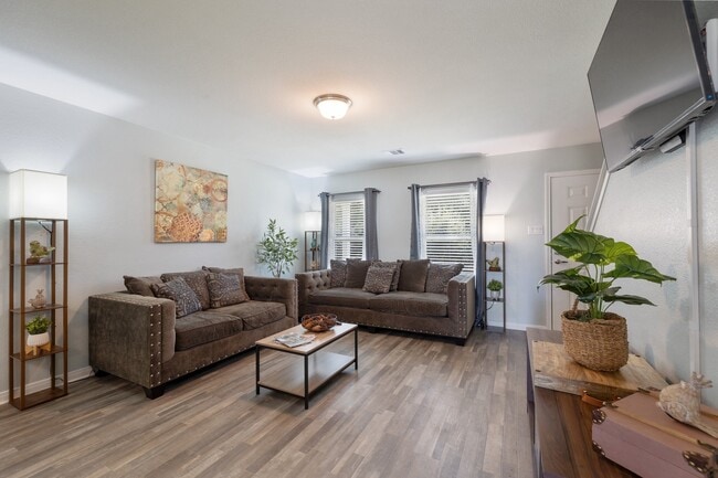 Photo - 196 Goldenrod