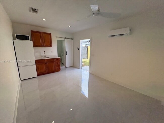 Building Photo - 29904 SW 148th Ave Unit 2