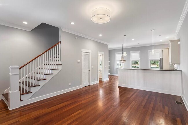 Photo - 87 Bogard St