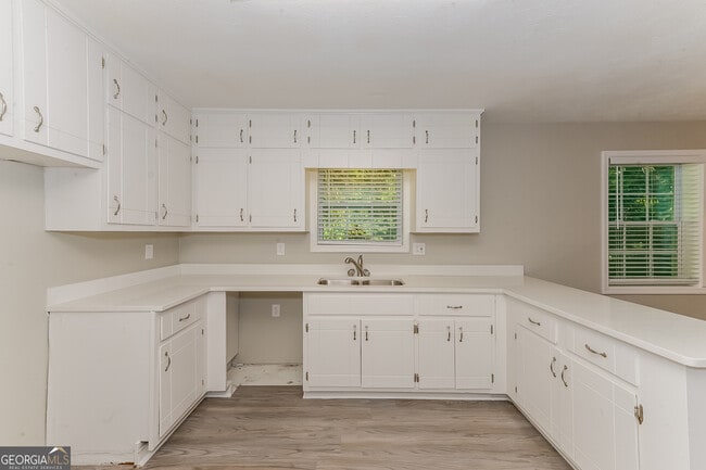 Photo - 3080 Chippewa Dr