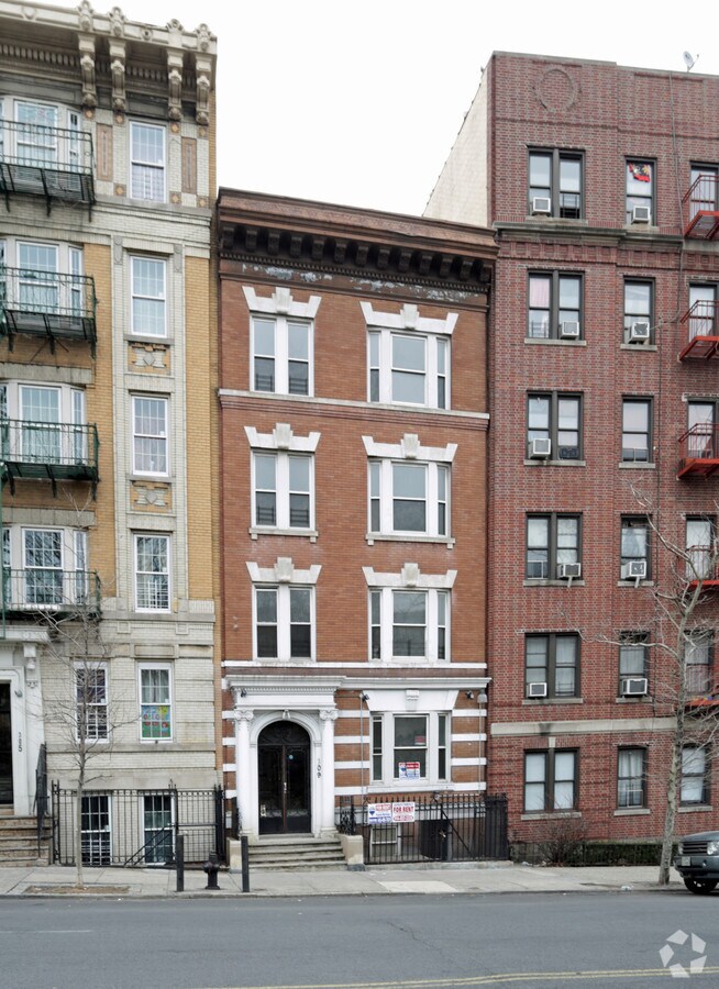 Photo - 309 Bedford Park Blvd