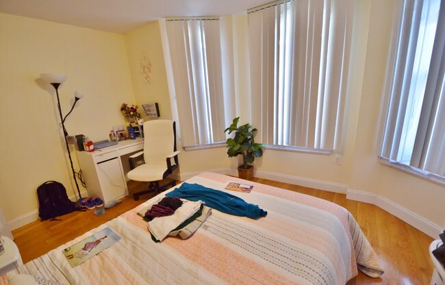 Photo - 58 Westland Ave Unidad 204