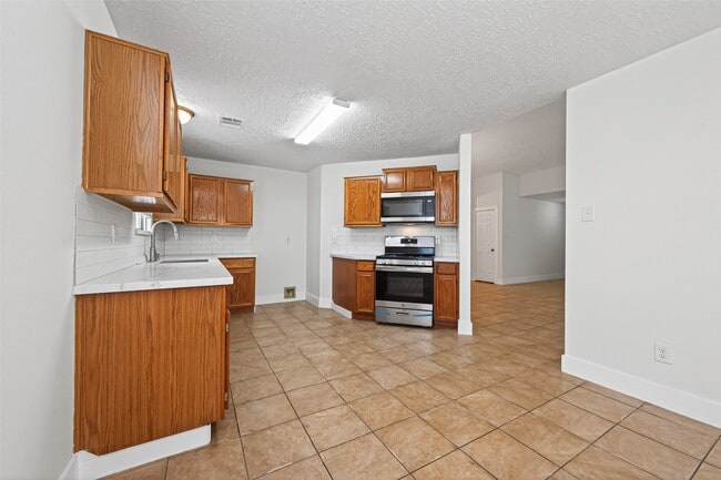 Building Photo - 18822 Yaupon Trail