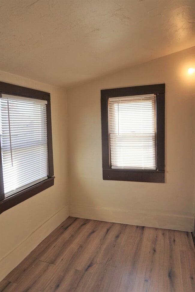 Photo - 523 SW 26 Unit 523 SW 26th St - Garage Up