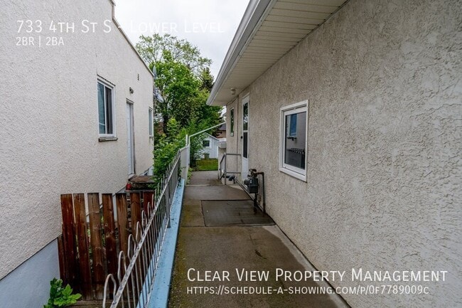 Photo - ?? Spacious 2-Bedroom Basement Suite with ...