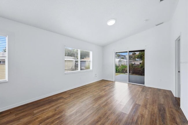 Photo - 3502 19th St W