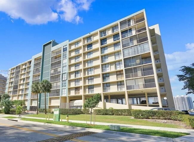 Photo - 17600 N Bay Rd Condominio Unidad N905