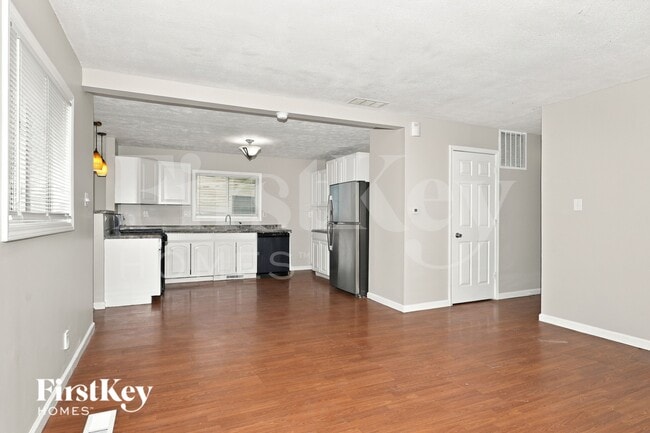 4801 Leone Dr