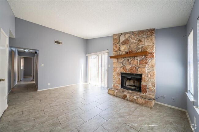 Building Photo - 1212 Bonnie Brae St Rental