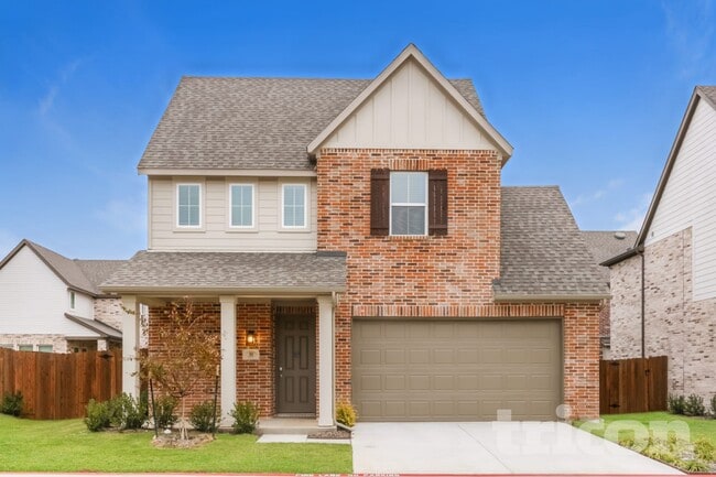 Building Photo - 305 Lincoln Cir