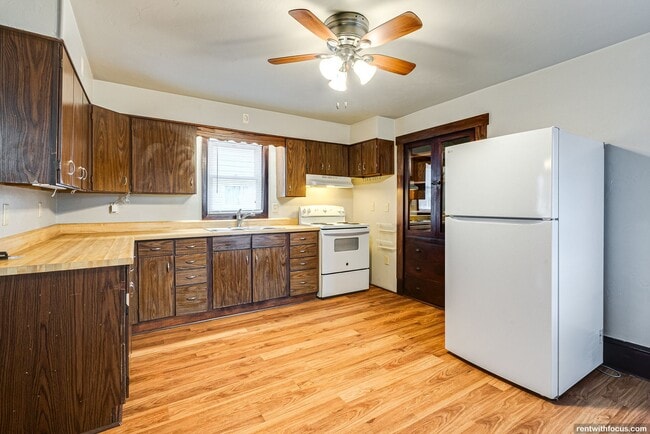 Photo - 211 Oak St Unit 211