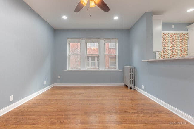 Photo - 1329 W Addison St Unit 1A