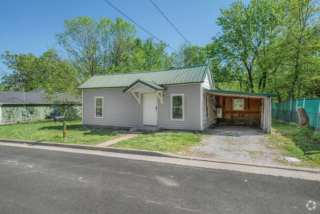 Building Photo - 2706 Quincy St Rental