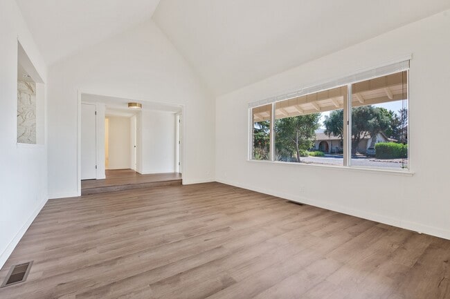 Photo - 19469 Victoria Ct