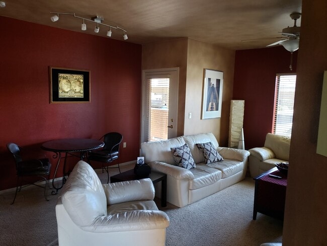 Photo - 2 Bedrooms, 2 Baths Executive