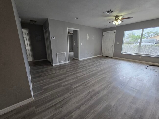 Photo - 103 Flint St