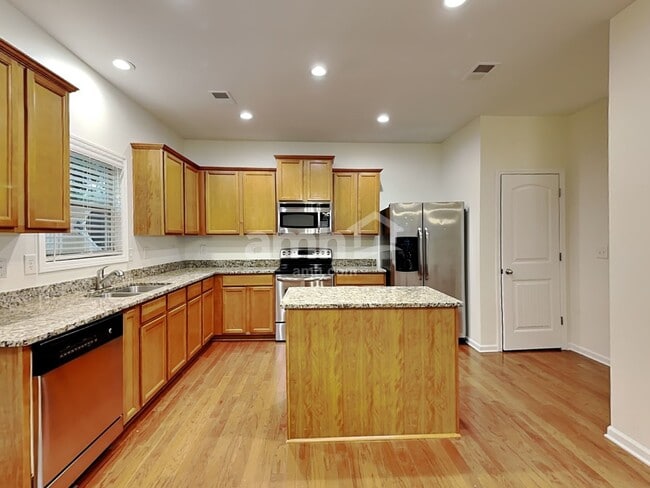 17 Phaeton Ave